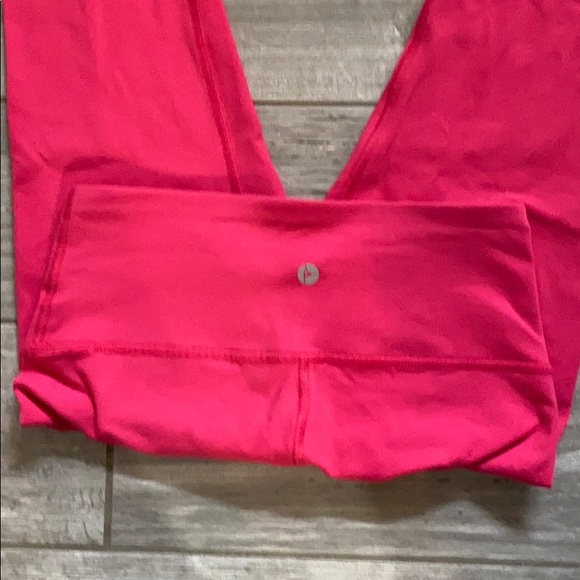 Size small 90 Degree 7/8 length leggings. - Picture 2 of 3